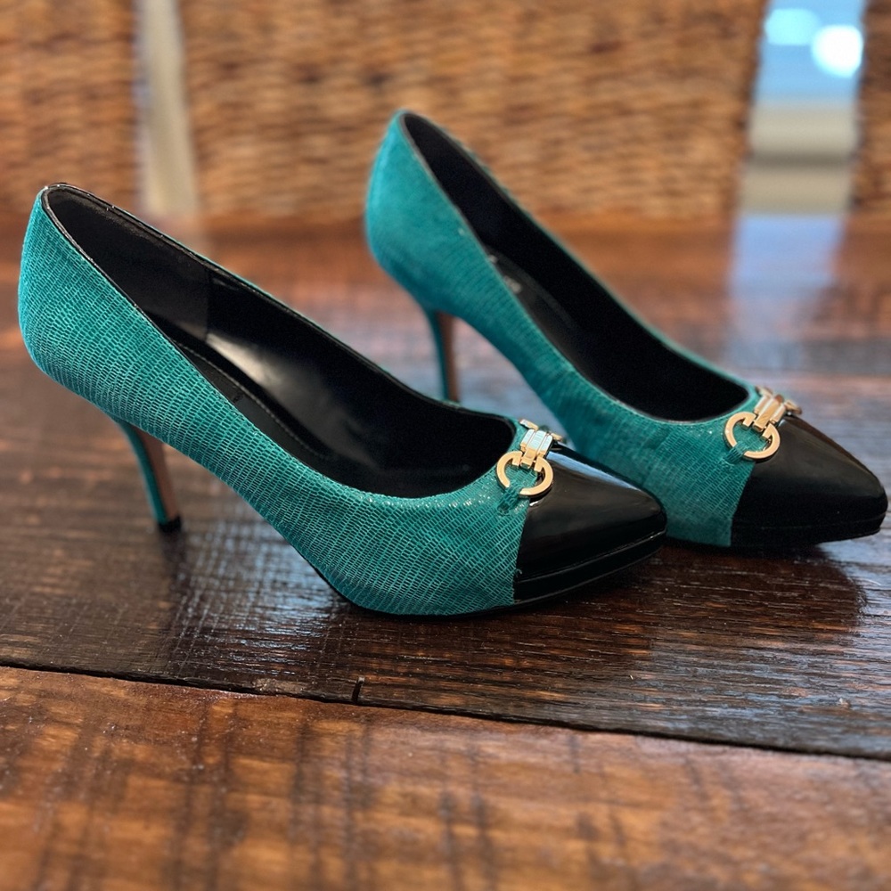 WHBM “Samantha” style platform closed heels - size 6.5M - New w/box